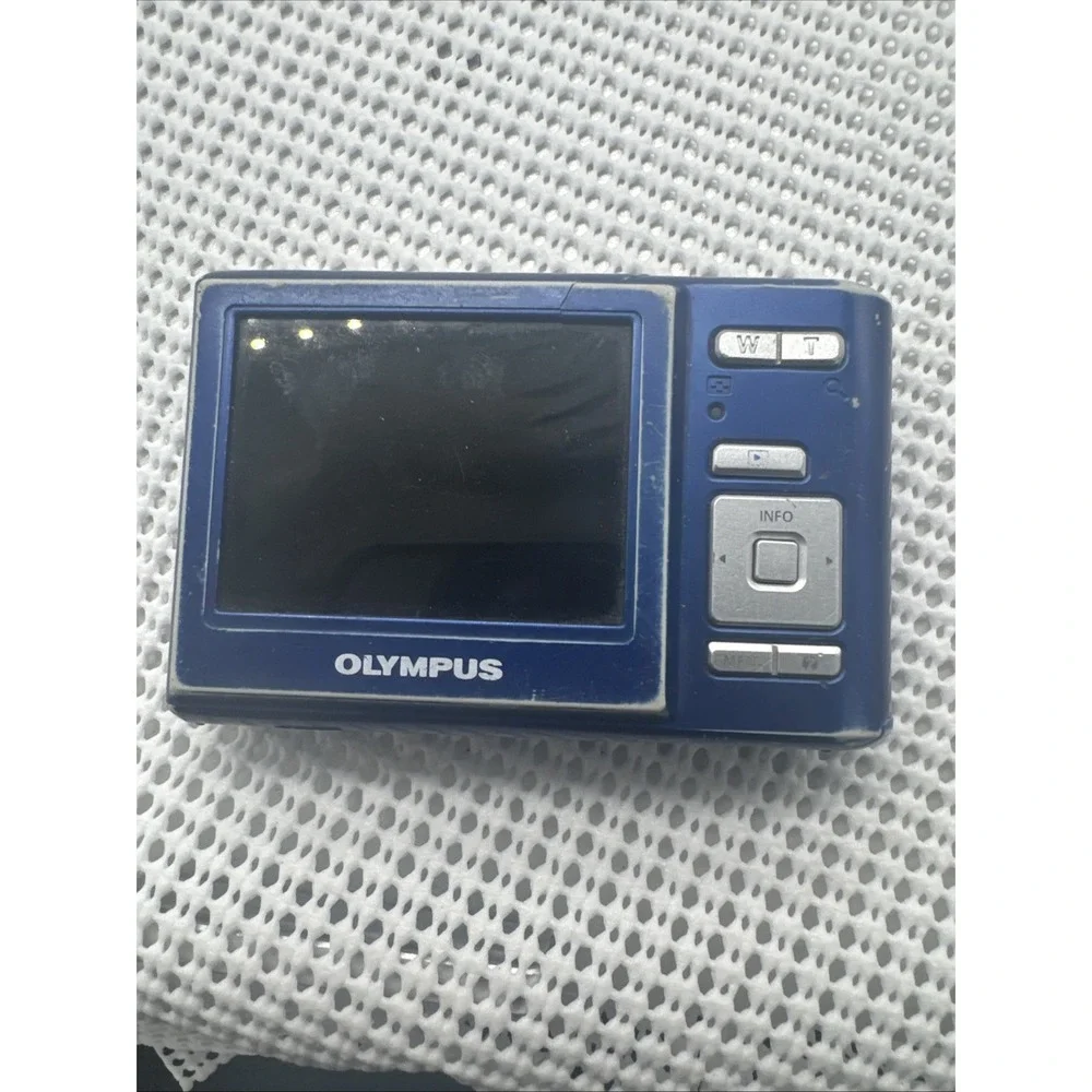 Olympus T-100 12MP Blue Digital Camera 3x Zoom Untested For Parts Repair